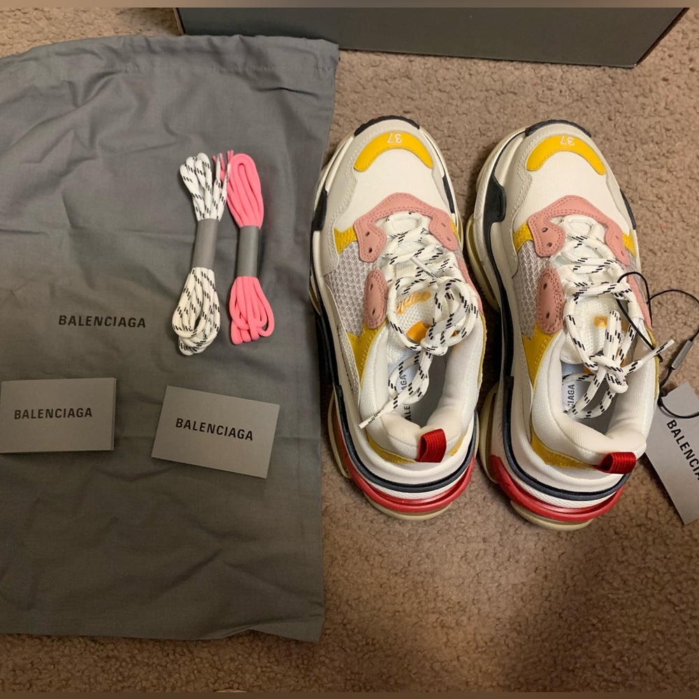 NWT Balenciaga Triple S Sneakers - Picture 2 of 8